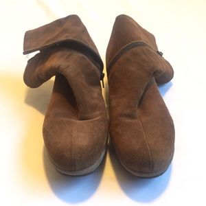 La Canadienne Brown Suede Leather Ankle Boots